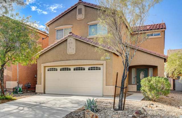 Beautiful 4 bedroom 3 bath home in Mountains Edge