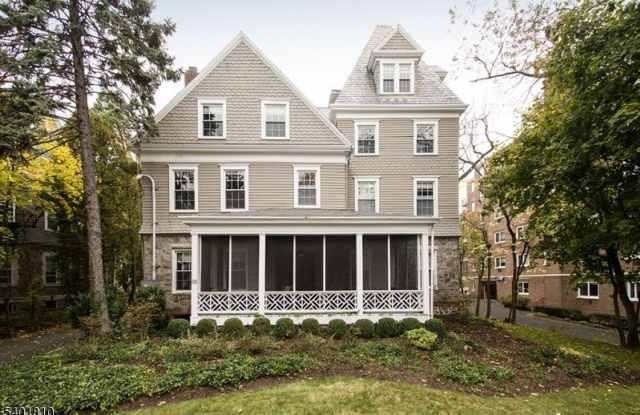 Photo of 15 Euclid Ave