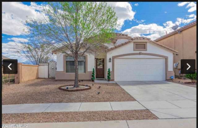 585 W Calle Marojo - 585 West Calle Marojo, Sahuarita, AZ 85629