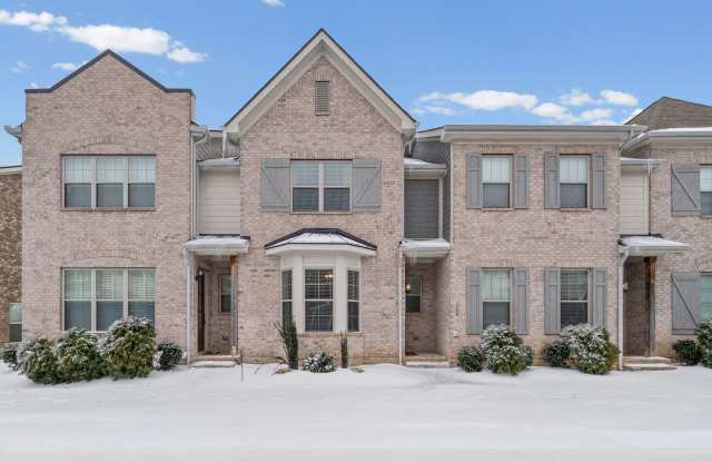 Modern Living in the Heart of Pleasant View Village!