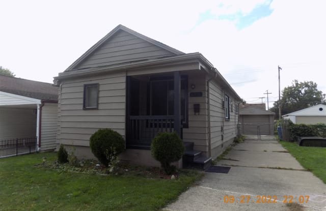 8238 Chalmers Ave - 8238 Chalmers Avenue, Warren, MI 48089