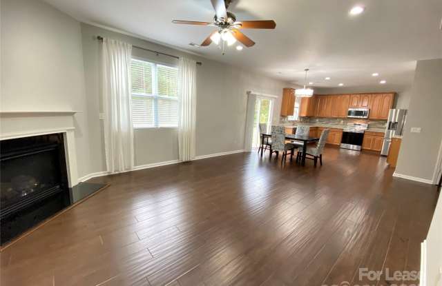 7306 Lamplighter Close Drive