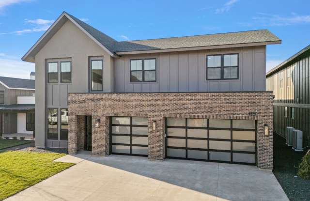 Photo of 116 S Carbon Rivet Ave.