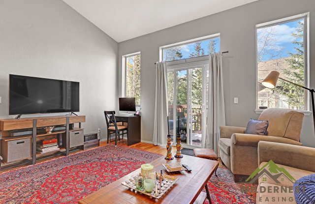 WINTER RENTAL, Utilities included- Gorgeous Townhome with Garage