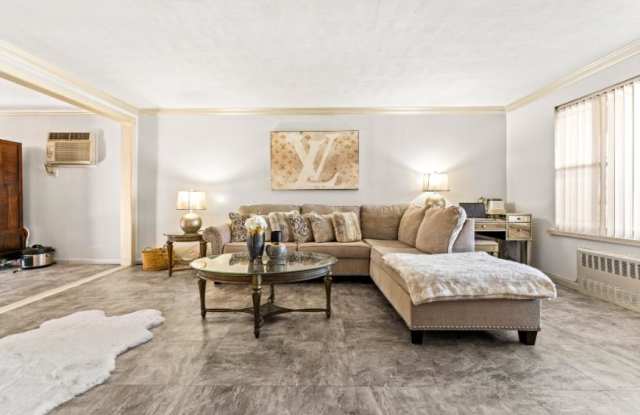 1318 East 58th Street