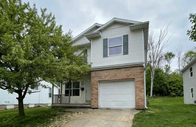823 E Main St