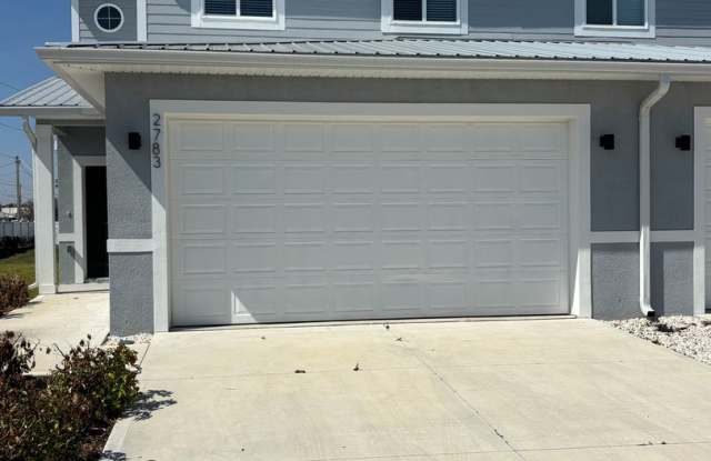 Modern 3-Bedroom Home with Spacious Layout in Charming Winter Haven!