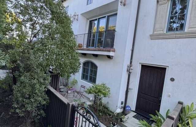 Photo of 1619 Artesia Blvd unit: D