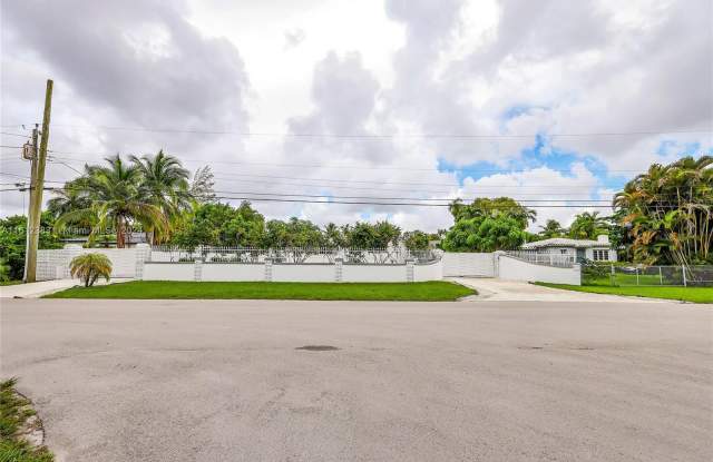 300 N Biscayne River Dr