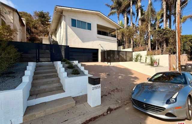 Photo of 21555 Pacific Coast Hwy