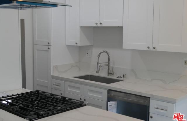 10836 CAMARILLO St unit: 3