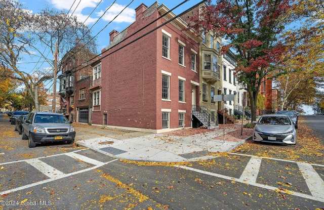 41 Dove st,