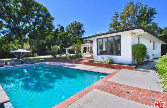 Photo of 4678 White Oak Avenue