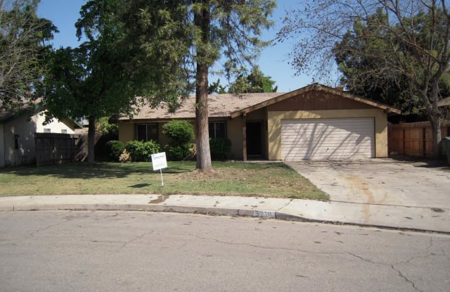 5230 W. San Joaquin - 5230 West San Joaquin Drive, Visalia, CA 93277