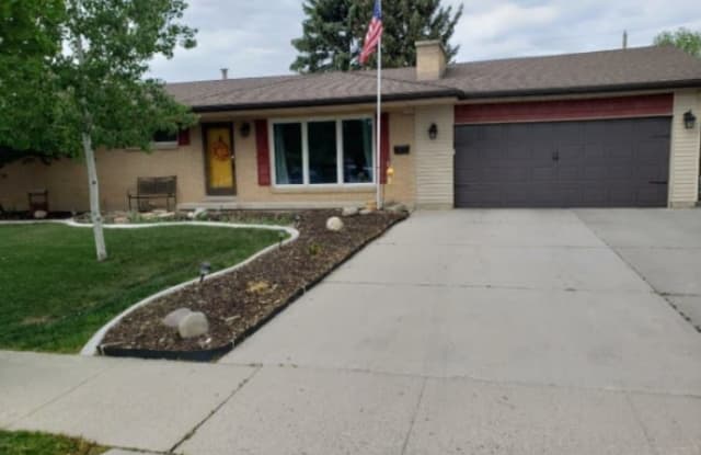 205 E Carlson Avenue - 205 Carlson Avenue, Midvale, UT 84047