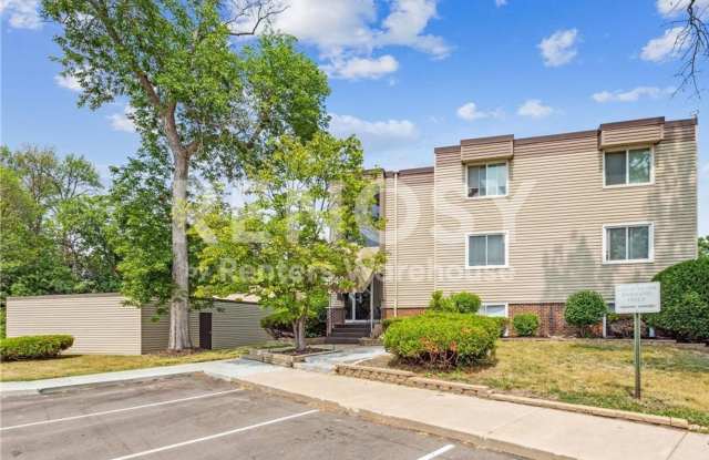 Available now - your very own 2 bedroom, 2 bath condo in Plymouth!