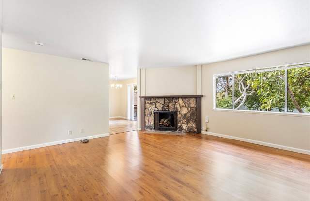 2120 San Antonio Ave #E - 2 bedroom | 2 bath | Upper unit