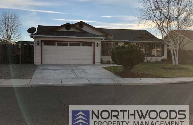 2456 Jeremy St - 2456 Jeremy Street, Central Point, OR 97502