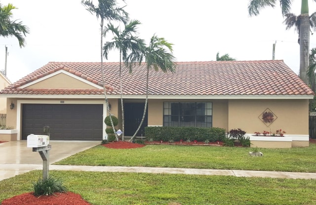 392 Seneca Lane - 392 Seneca Lane, Boca Raton, FL 33487