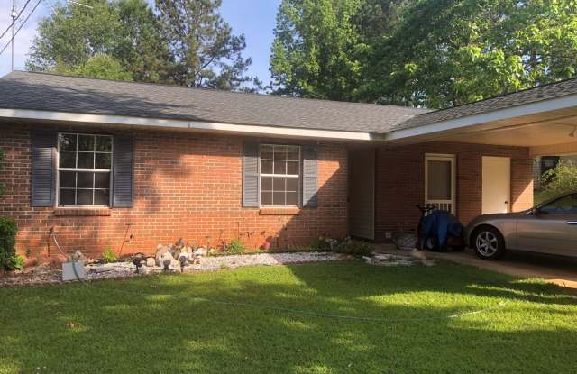 3 BR 2 Bath house in Cul-de-sac in Auburn