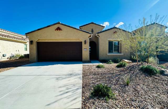 Fully furnished 2 Bedroom + Den Villa in Quail Creek Community! Must See!