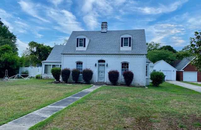 Photo of 5-Bedroom, 3.5-Bath House