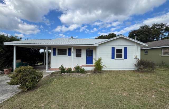 Photo of 825 POINSETTIA DRIVE