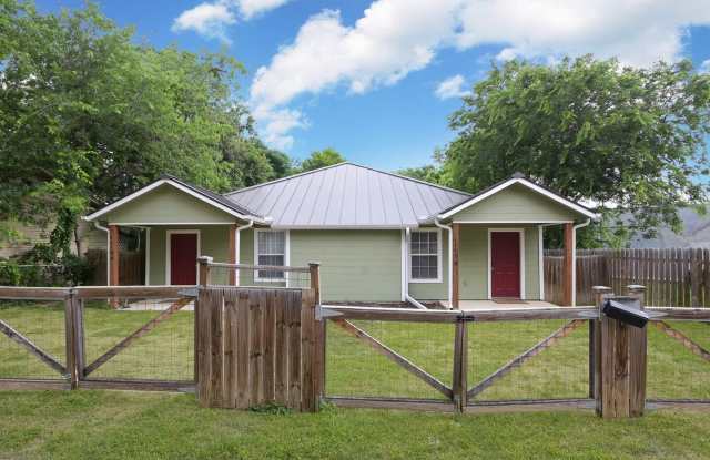 Photo of 1119 W Myrtle unit: B