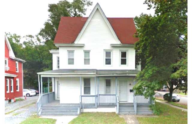 38 DELSEA DR N