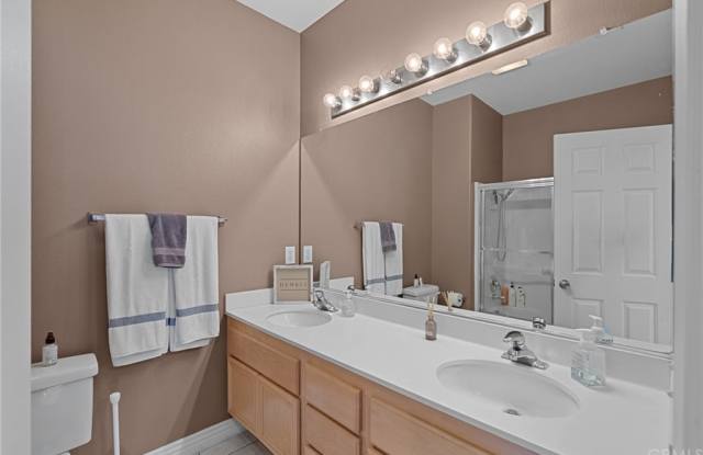 401 North Cotswolds Lane