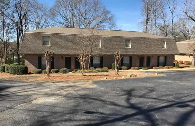 Photo of Woodland Hills Apartments