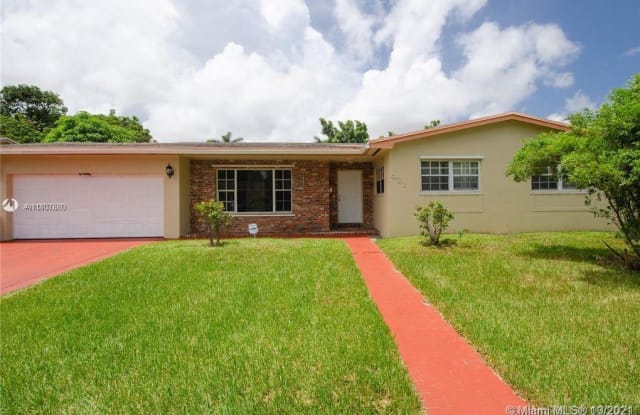 431 NE 146th Ter - 431 Northeast 146th Terrace, Golden Glades, FL 33161