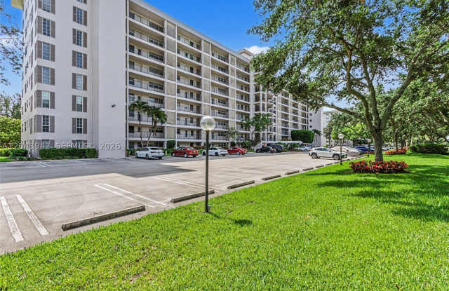 3250 N Palm Aire Dr