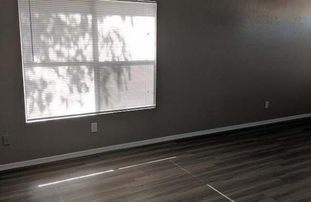 3922 E HARVARD Avenue