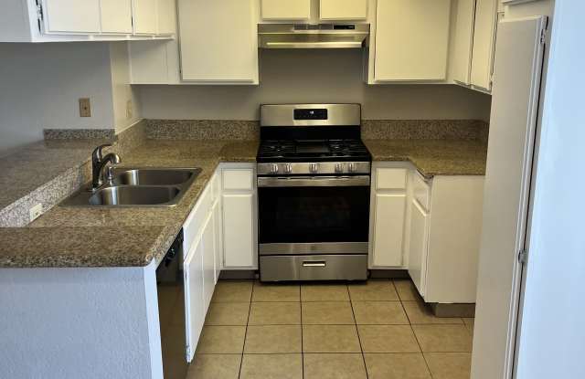 Photo of 636 E Verdugo Ave