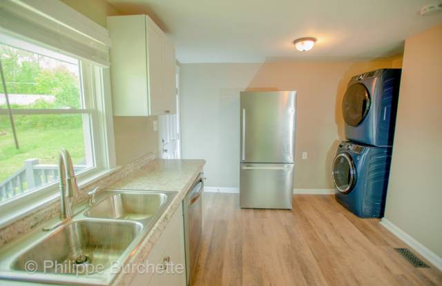 $1,500 – 2-bedroom, 1-bathroom house in Hillsborough with Beautiful Brand-New Amenities