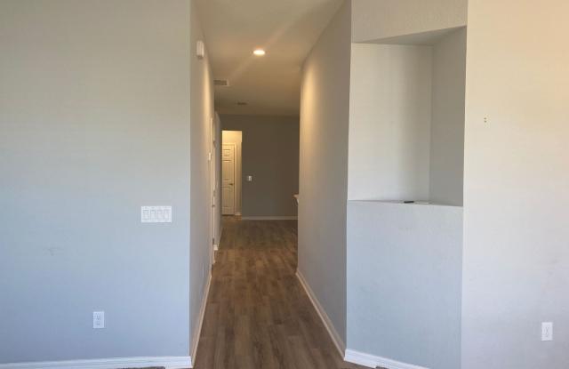 4 Bedroom 3 Bath Waterfront Home in Gramercy Farms for RENT!