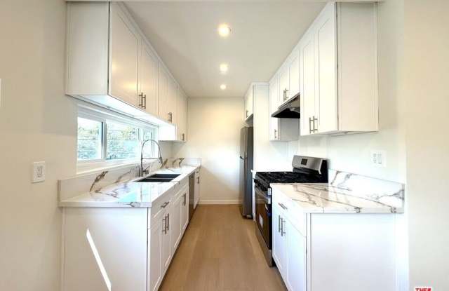 8821 ALCOTT St unit: Apt 8