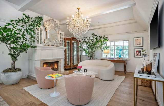 7110 Gobernador Canyon Road