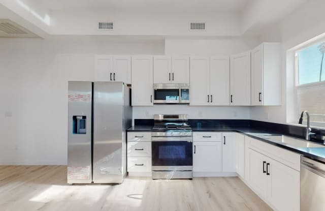 1509 S Cloverdale Ave