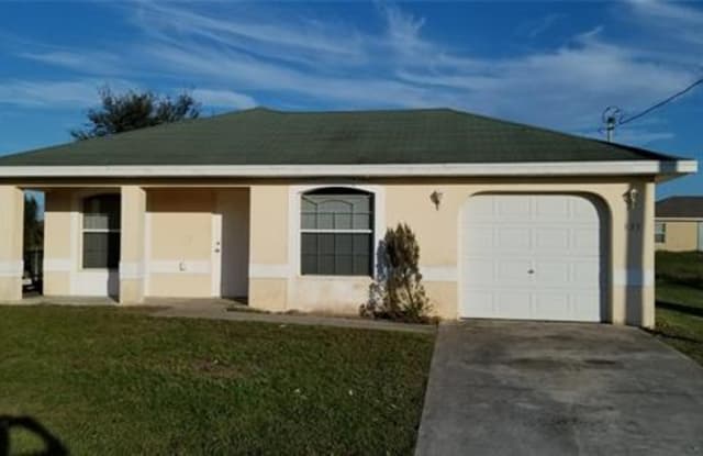 835 Vespucci AVE S - 835 Vespucci Avenue, Lehigh Acres, FL 33974