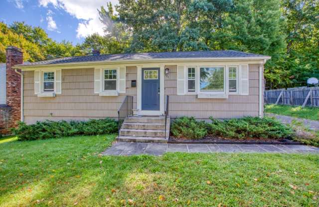 Beautiful 3 Bedroom Single family Home for Rent in Quiet Neighborhood