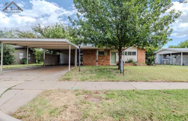 4615 STANFORD AVENUE