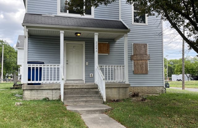 2246 Warren St - 2246 Warren Street, Toledo, OH 43620