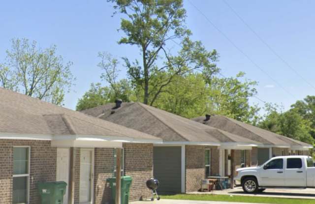 918 Brady Street - 918 Brady Street, Sulphur, LA 70663