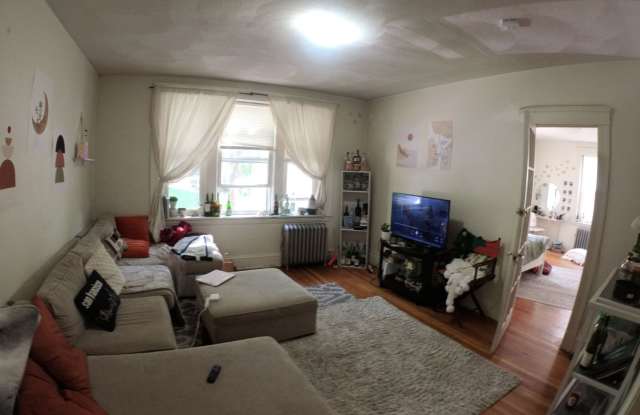 HOT BROOKLINE LISTING!!!!!