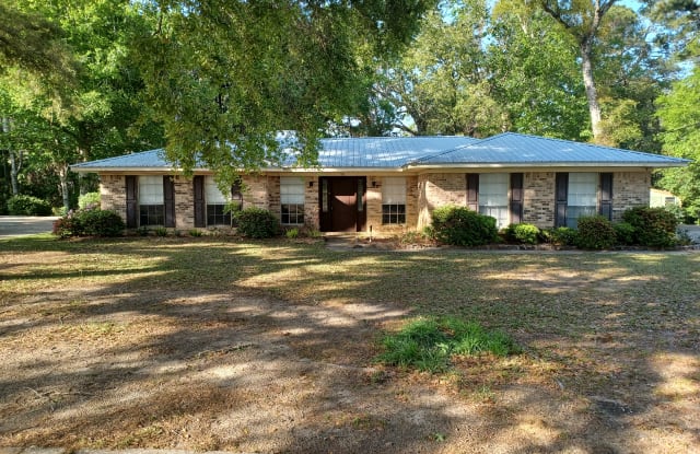 98 Paddock Drive - 98 Paddock Drive, Fairhope, AL 36532