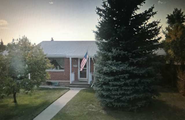 3 Bedroom Home With Large Fenced Yard