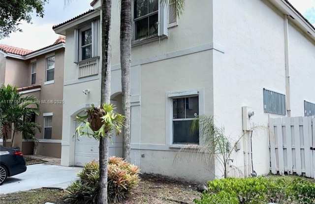 3945 S Fern Forest Rd