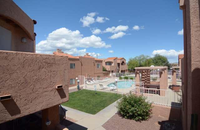 Recently Remodeled 2 Bedroom 2 Bath Condo! Close to the U of A!